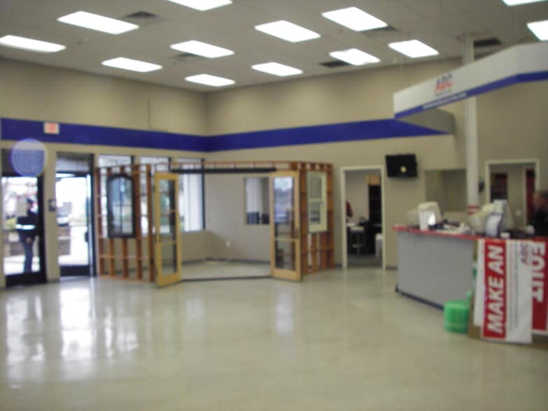 More Photos Of 2000 Walters Ct, Fairfield Warehouse For Lease