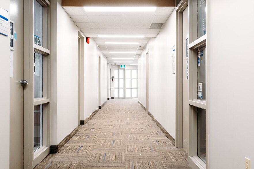 More Photos Of 230 First Ave, St Thomas Medical For Lease