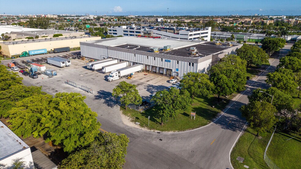 More Photos Of 1301 NW 89th Ct, Doral Warehouse For Lease