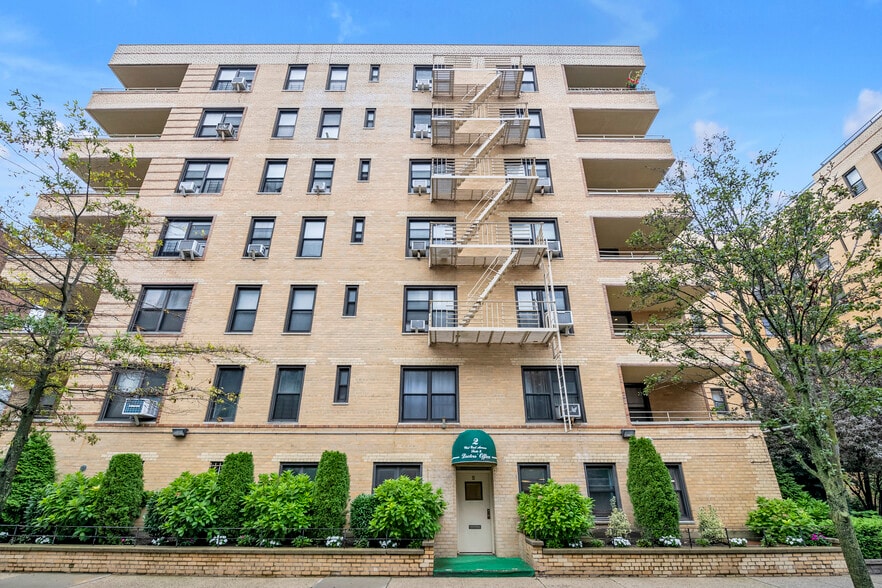 Primary Photo Of 2 W End Ave, Brooklyn Apartments For Lease