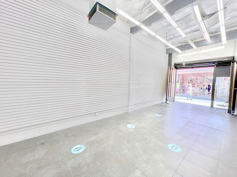 More Photos Of 301-329 E 12th St, Los Angeles Storefront For Lease