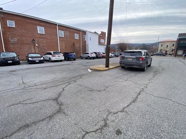 More Photos Of 202 N Washington Ave, Pulaski Office For Sale