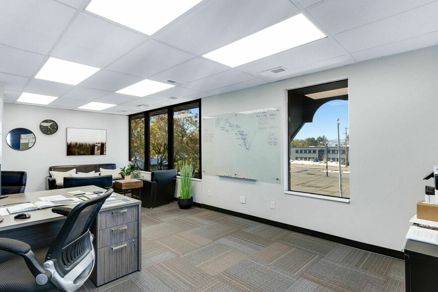 More Photos Of 2140 S Holly St, Denver Office For Lease