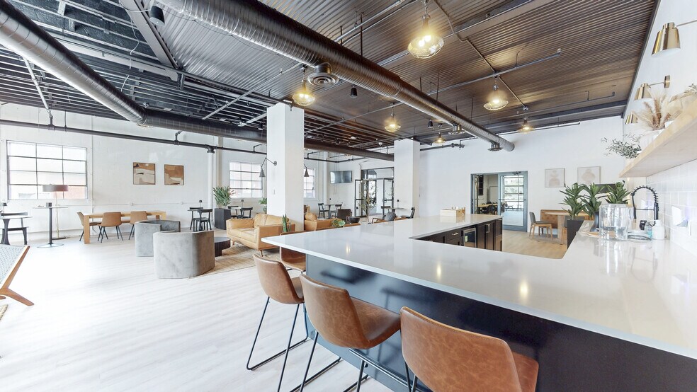 More Photos Of 2111 Center St, Cleveland Freestanding For Lease