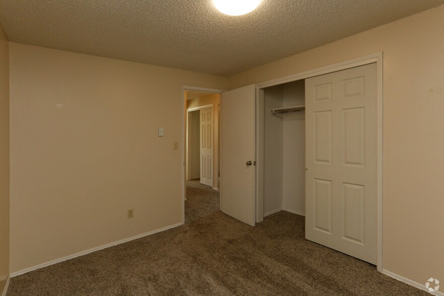 More Photos Of 1118 Oakland St, Cheney Apartments For Sale