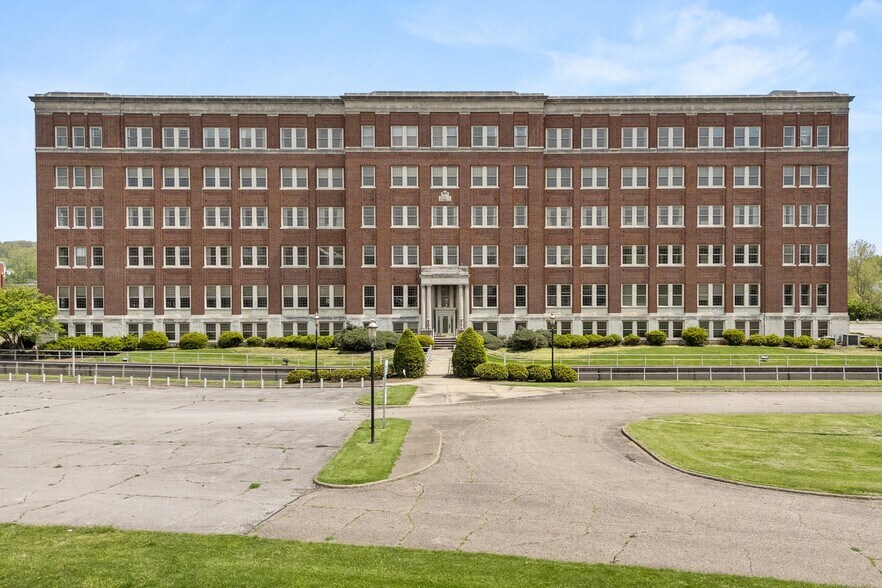 More Photos Of 380 N Main St, Mansfield Office Residential For Sale