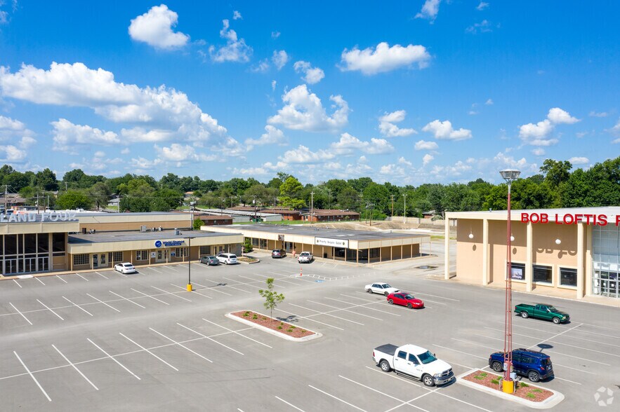 More Photos Of 534-598 SE Washington Blvd, Bartlesville Unknown For Lease