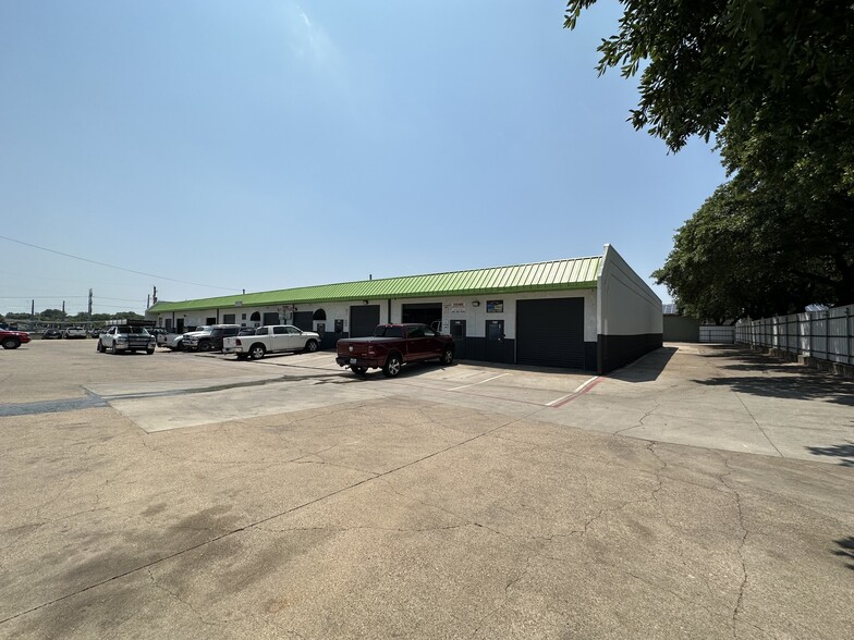 Primary Photo Of 2345 Dalworth St, Grand Prairie Light Distribution For Lease