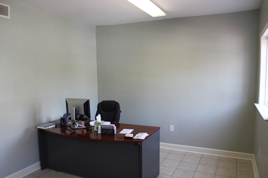 More Photos Of 1509 W Cary St, Richmond Office For Lease
