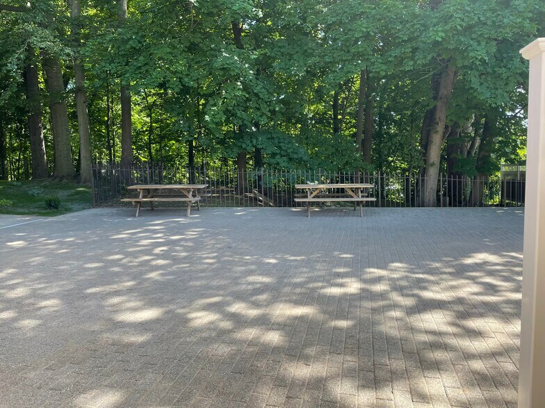 More Photos Of 272 N Bedford Rd, Mount Kisco Medical For Lease