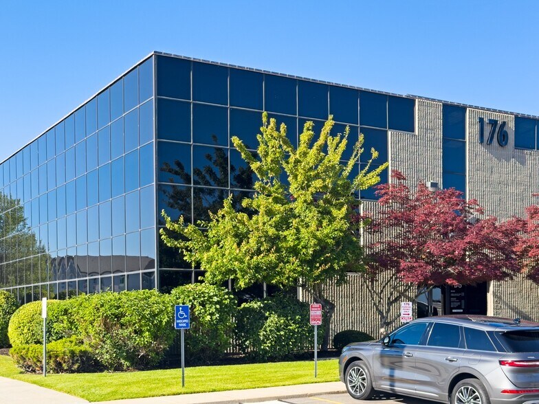 More Photos Of 176 N 2200 W, Salt Lake City Office For Sale