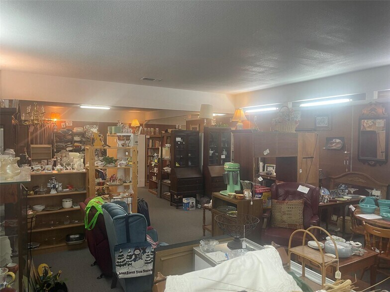 More Photos Of 101 Park Place Cir, Cresson Storefront Retail Office For Sale