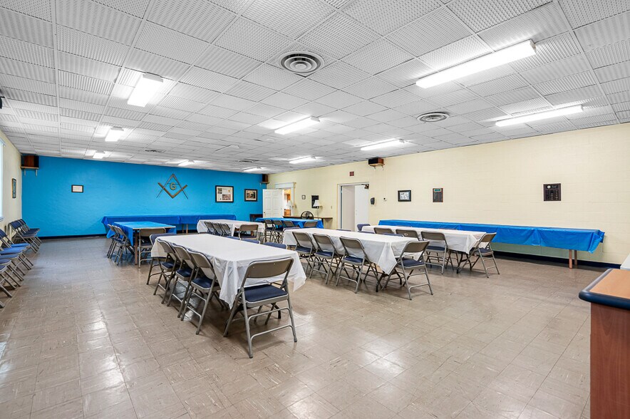 More Photos Of 27 Brandes St, Webster Office For Sale