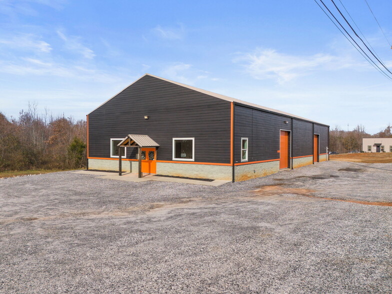 Primary Photo Of 121 Roper Rd, Inman Warehouse For Sale