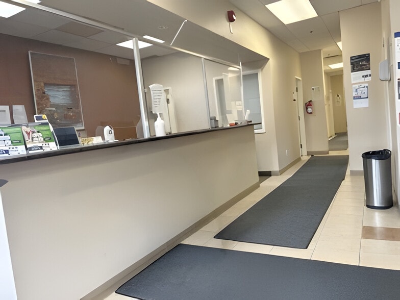 More Photos Of 128 Queen St S, Mississauga General Retail For Lease