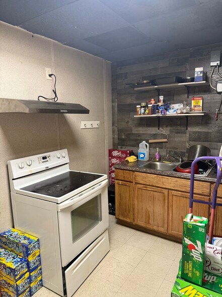 Primary Photo Of 2218 Brown St, Brownwood Flex For Sale