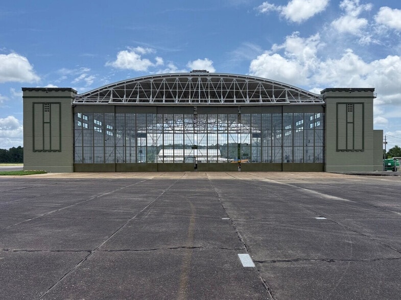 More Photos Of 8100 Airbus Military Dr, Mobile Airplane Hangar For Lease