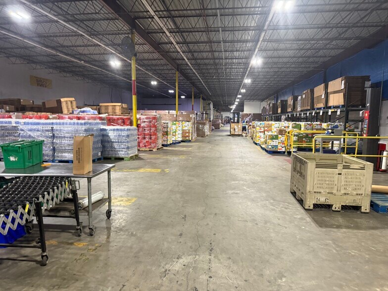 More Photos Of 3760 Fowler St, Fort Myers Distribution For Sale