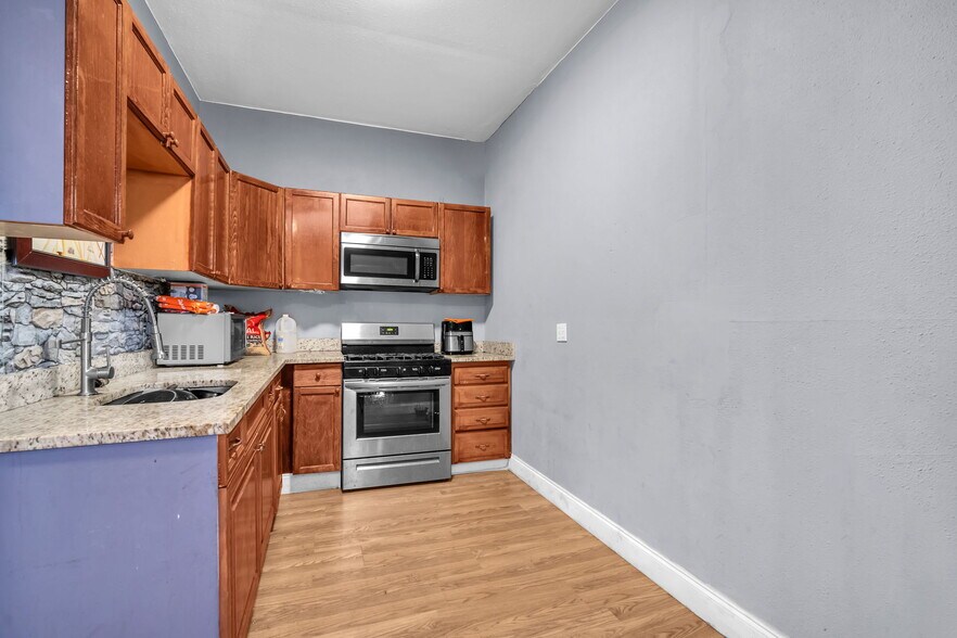 More Photos Of 2135-2237 Washington St, Hollywood Apartments For Sale