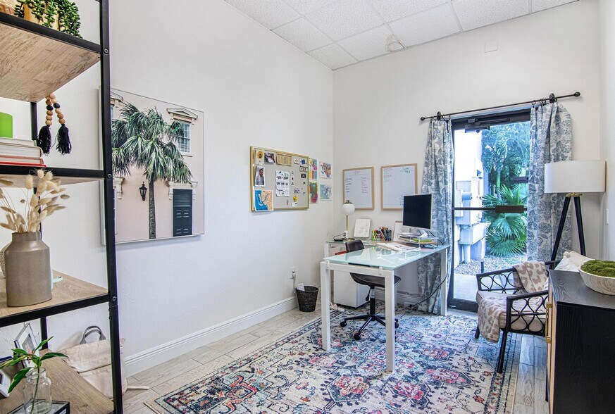 More Photos Of 2326 Del Prado Blvd, Cape Coral Office For Lease