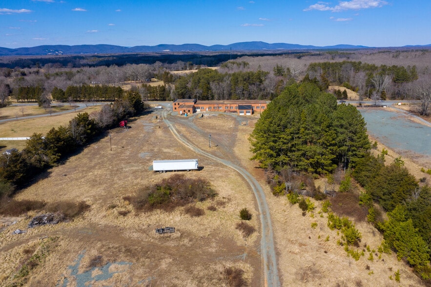More Photos Of 2428 Richmond Rd, Troy Auto Salvage Facility For Sale