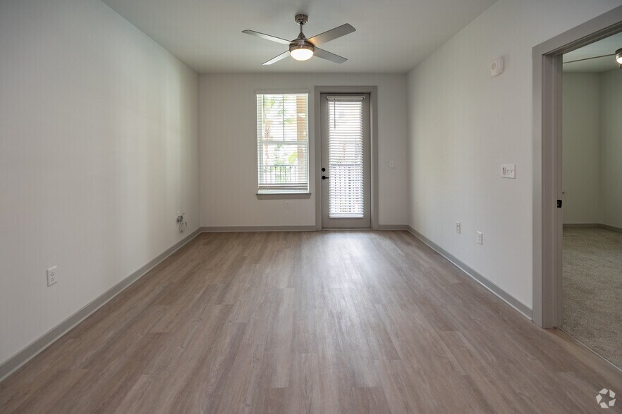 More Photos Of 1148 N Main St, Jacksonville Apartments For Lease