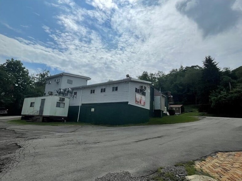 Primary Photo Of 1020 Sharon Rd, Beaver Restaurant For Sale