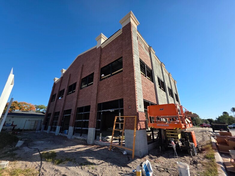 More Photos Of 425 S Woodland Blvd, Deland Office For Sale