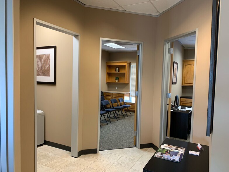 More Photos Of 14729 Highway 105 W, Montgomery Medical For Lease