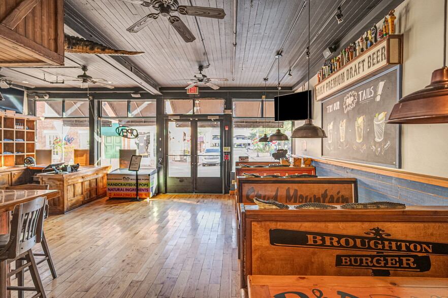 More Photos Of 209 W Congress St, Savannah Restaurant For Sale
