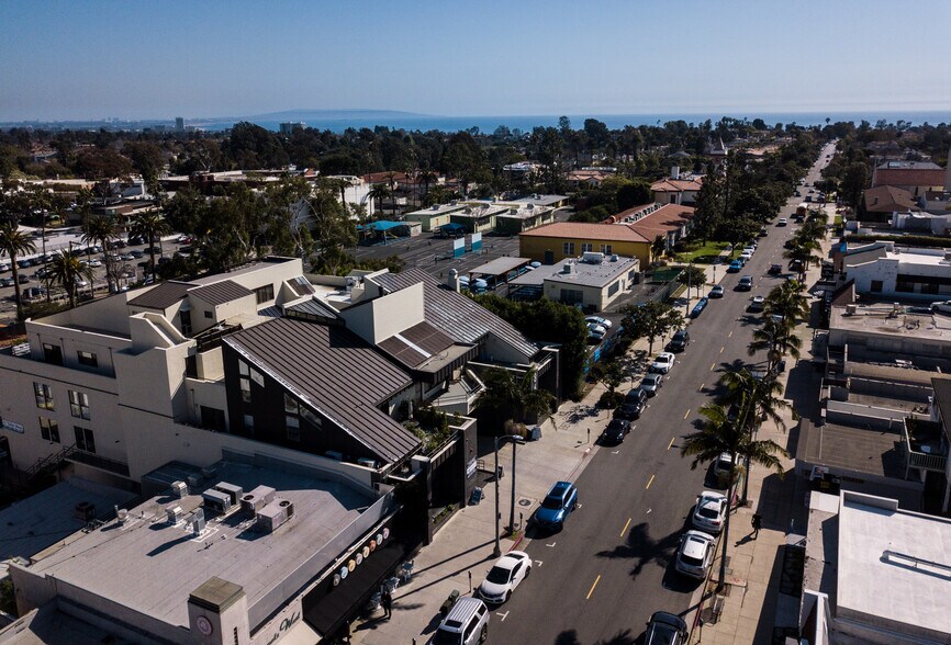 More Photos Of 860 Via de la Paz, Pacific Palisades Office Residential For Lease