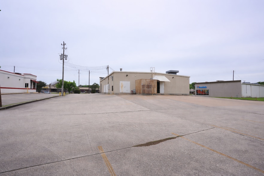 More Photos Of 7250 Antoine Dr, Houston Freestanding For Sale