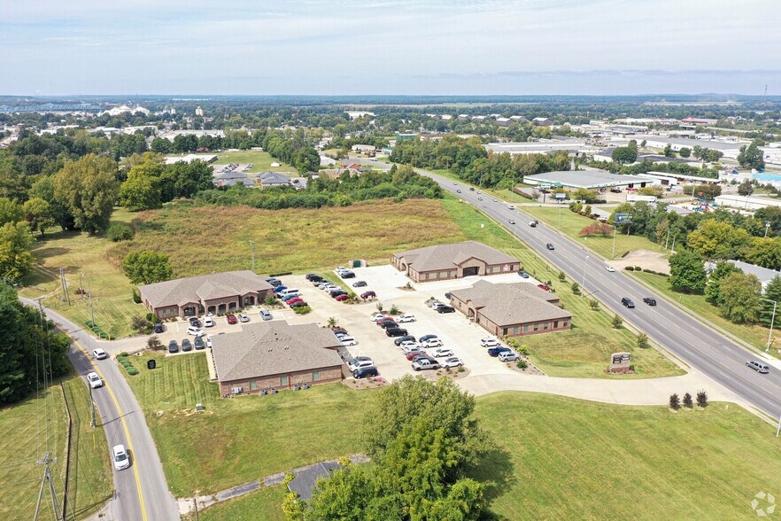 More Photos Of 1921 Leitchfield Rd, Owensboro Office For Lease