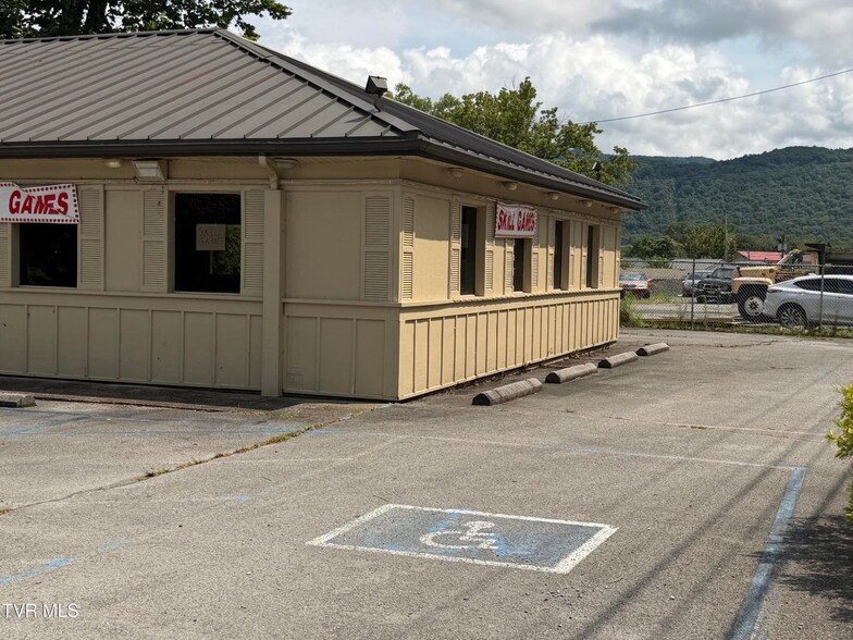 More Photos Of 920 E 5th St N, Big Stone Gap Restaurant For Sale