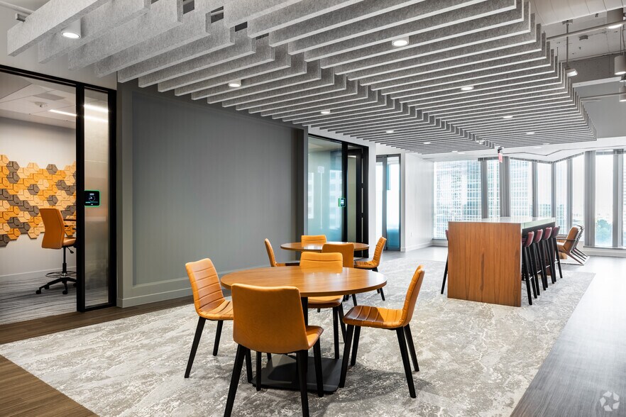 More Photos Of 3344 Peachtree Rd NE, Atlanta Office For Lease