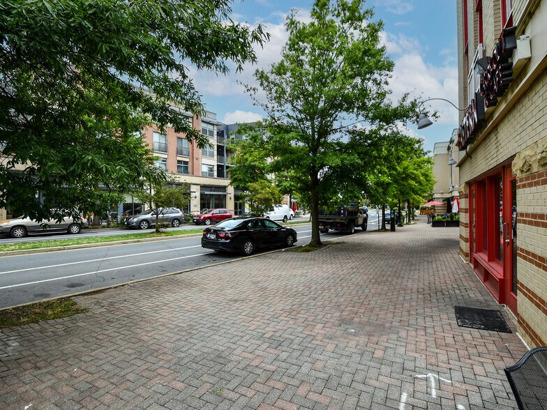 More Photos Of 2300 N Pershing Dr, Arlington Medical For Sale