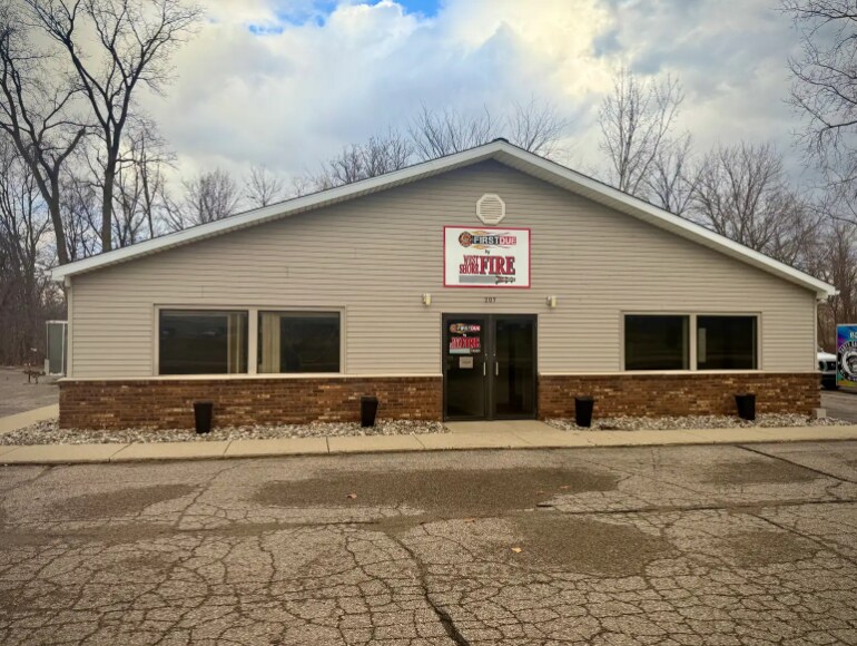 More Photos Of 207 E Kipp Rd, Mason Warehouse For Sale