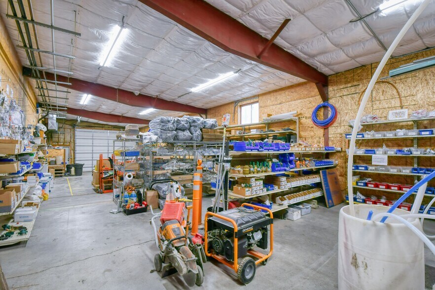 More Photos Of 818 Airport Rd, Pendleton Showroom For Sale