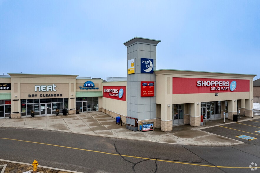 Primary Photo Of 478-494 Dundas St W, Oakville Unknown For Lease