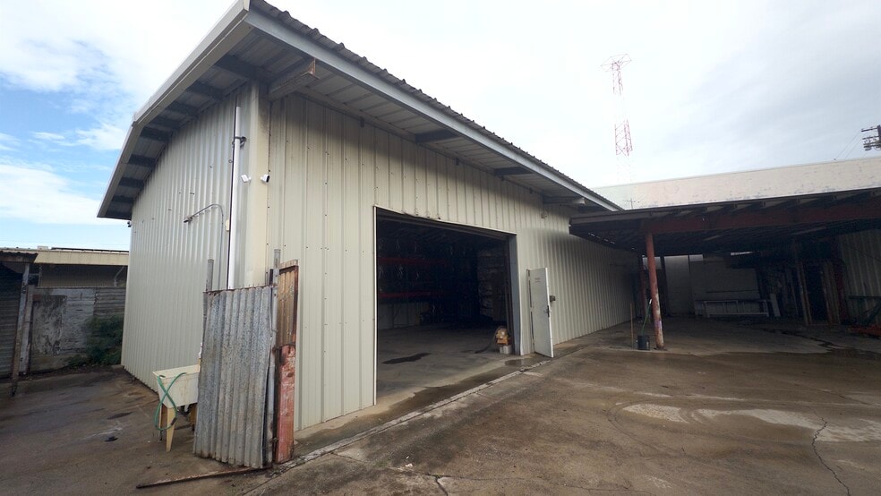 More Photos Of 500 Alakawa St, Honolulu Warehouse For Lease