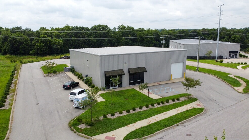 More Photos Of 311 Corporate Dr, Shelbyville Warehouse For Sale