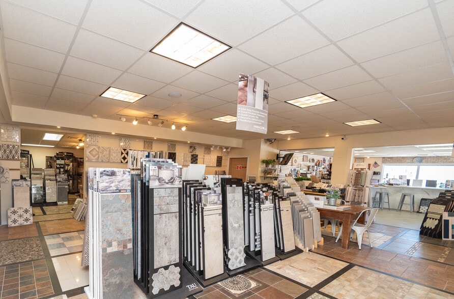 More Photos Of 1402 Route 300, Newburgh Showroom For Sale