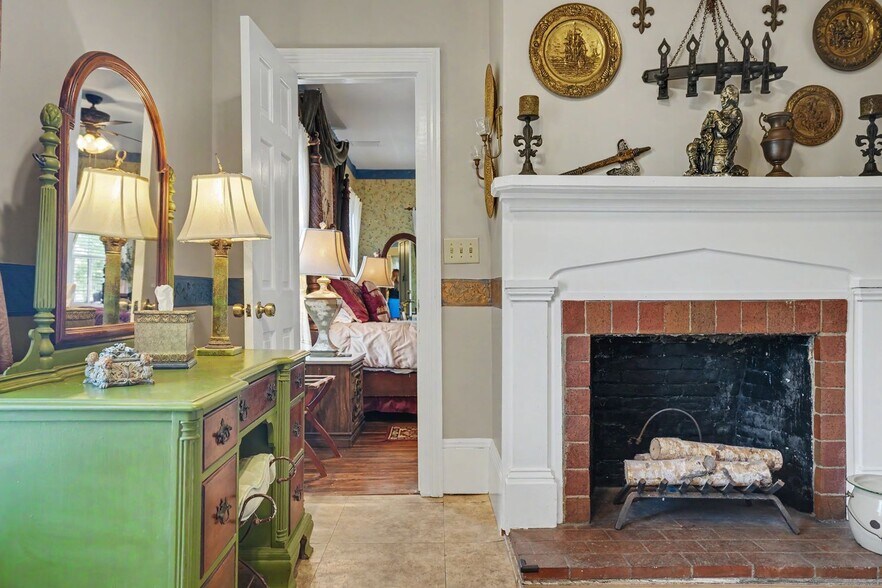 More Photos Of 209 Osborne St, Saint Marys Flex For Sale