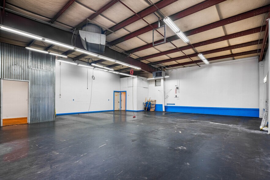 More Photos Of 1033 Avenue D, Snohomish Storefront For Lease