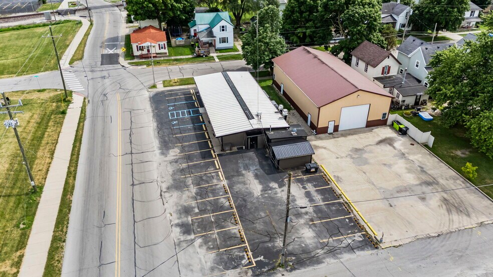 More Photos Of 770 E Franklin St, Huntington Restaurant For Sale