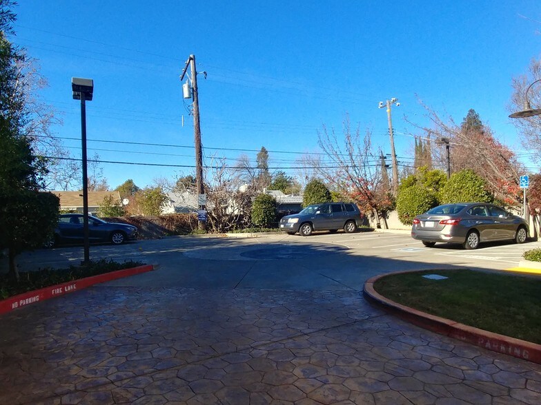 More Photos Of 5676 Elvas Ave, Sacramento Apartments For Lease