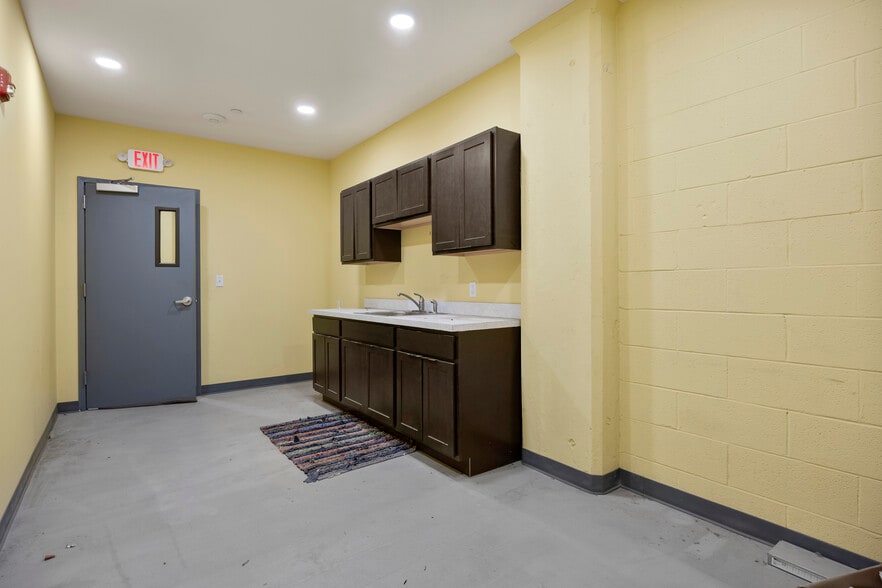 More Photos Of 930 Broadway, Albany Apartments For Lease