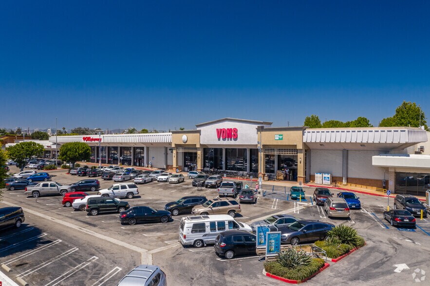 More Photos Of 3000-3130 S Sepulveda Blvd, Los Angeles Unknown For Lease