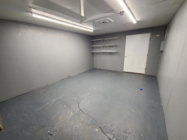 More Photos Of 131 Main St, Hatfield Loft Creative Space For Lease