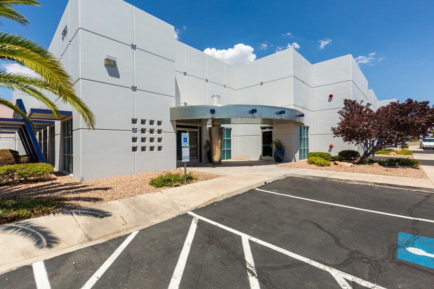More Photos Of 3720 W Oquendo Rd, Las Vegas Warehouse For Lease